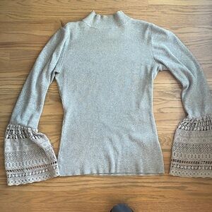 Who What Wear XS Gray Sweater with Flared Sleeves & Fitted waist